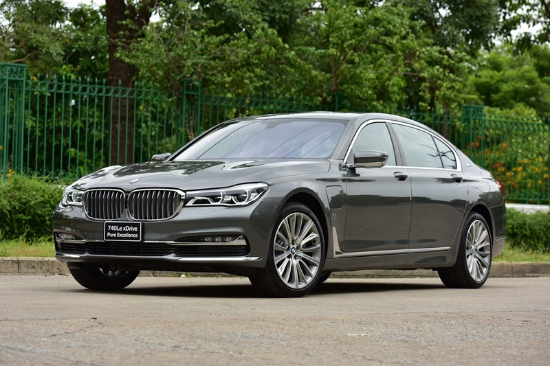 BMW 740Le xDrive Pure Excellence 32