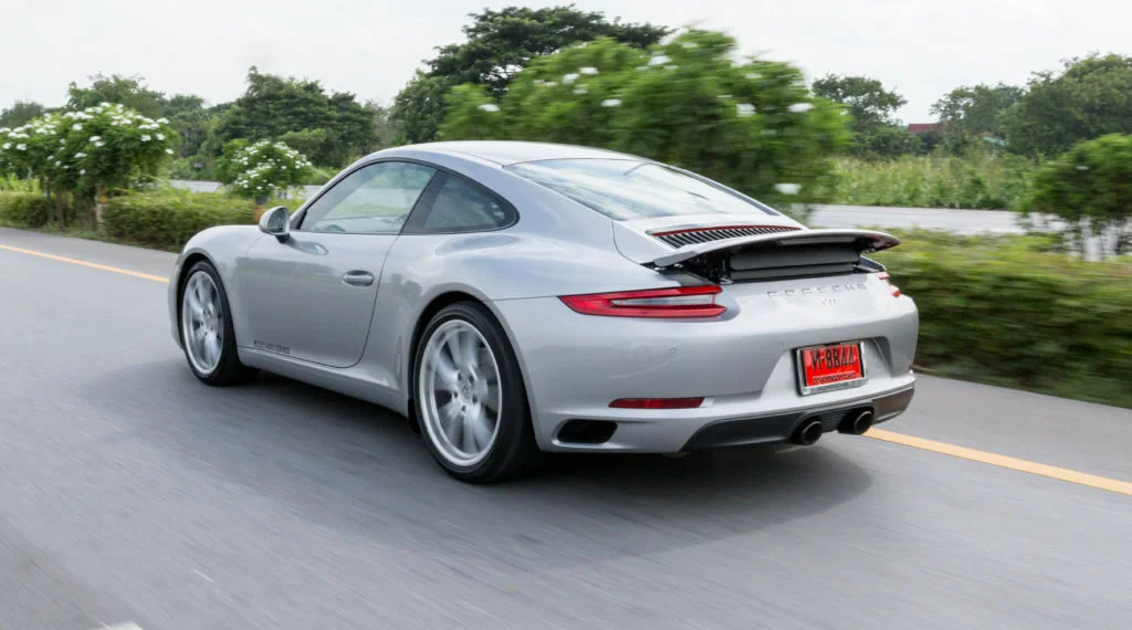 Road Test – Porsche 911 Carrera
