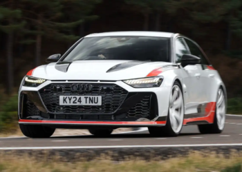 Audi RS6 Avant GT front cornering