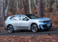 BMW iX3 ขับขี่มุมหน้า