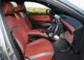 BMW iX3 ที่นั่งด้านหน้าผู้ขับขี่