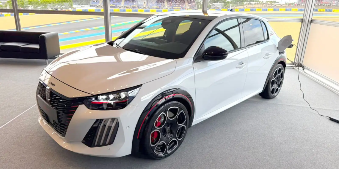 Peugeot e-208 GTi