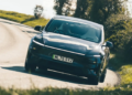Tesla Model Y ขับขี่ด้านหน้า