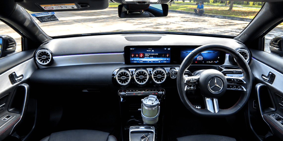Mercedes-Benz A200 AMG Dynamic แดชบอร์ด (Dashboard) หน้ารถ