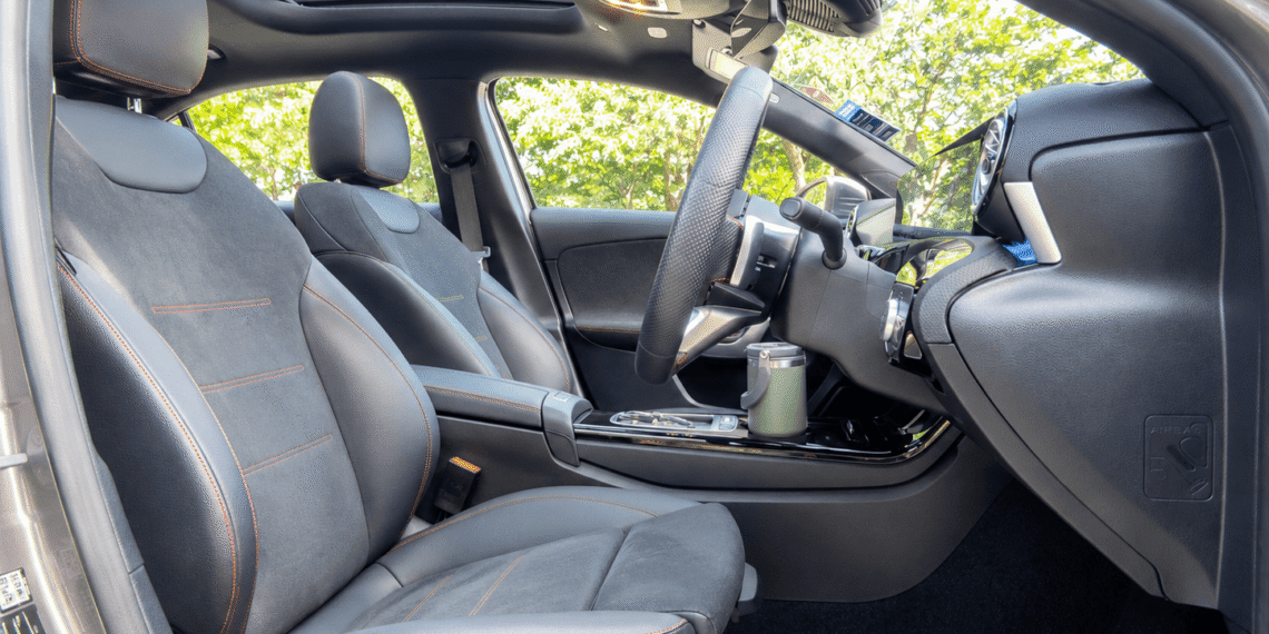 Mercedes-Benz A200 AMG Dynamic ที่นั่งผู้ขับขี่ตอนหน้า